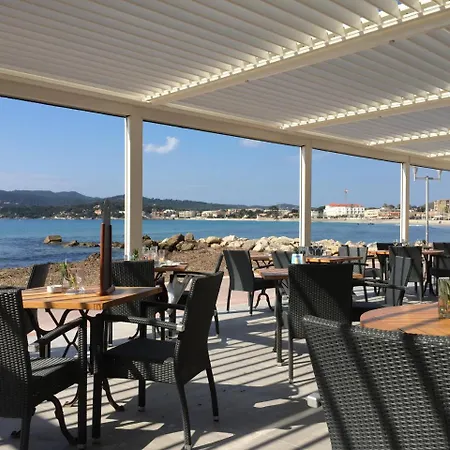 Otel Le Cannier 3*
